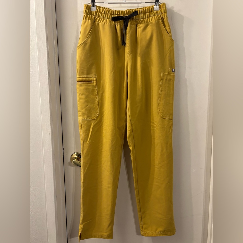 Figs Yola Light Gold